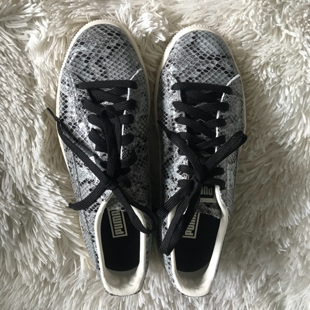 Puma Clyde Tennis Shoes